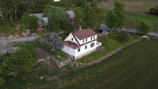 Dronebilde av hus